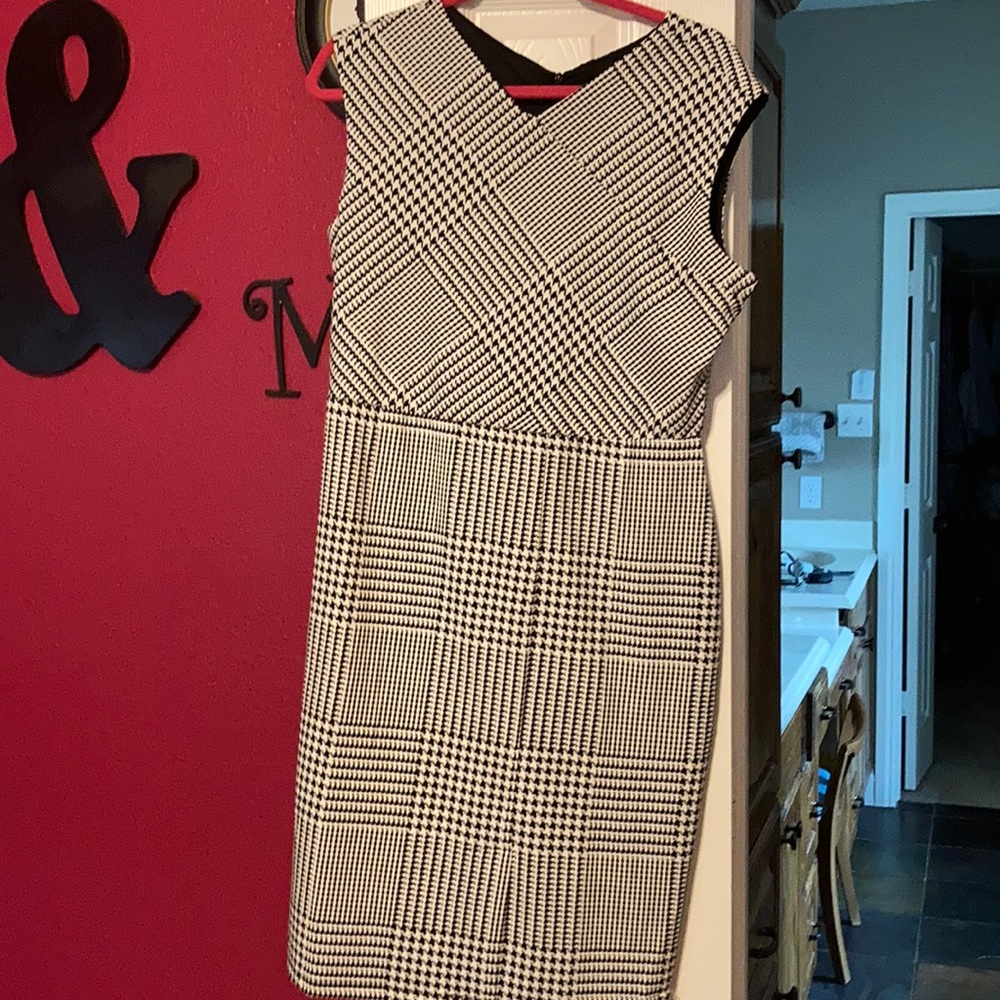 Sleeveless dress